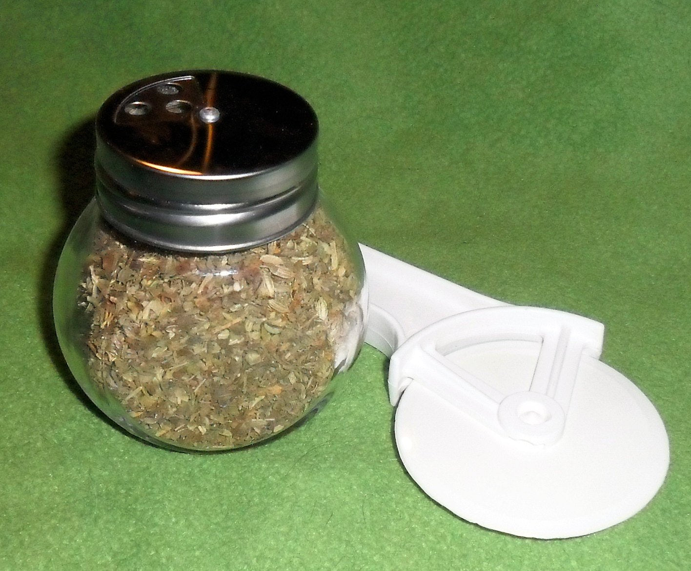 Pizza Pie Shaker Seasoning, Hand-blended Herb Mix, no salt, chives